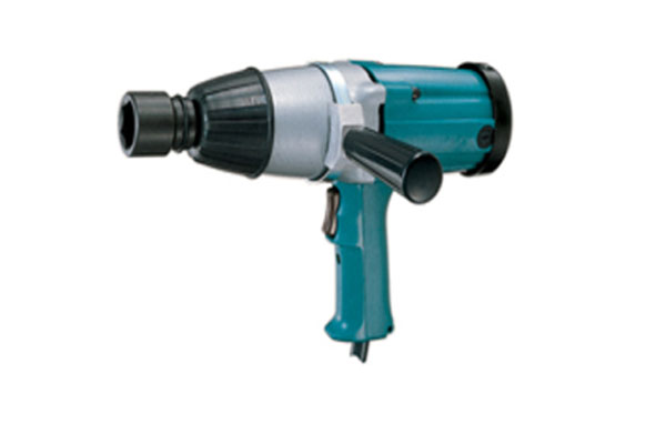 Máy siết bu lông Makita 6906